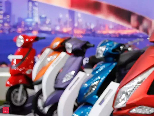 Need for technological improvisation, incentives to promote electric two-wheelers: Niti report