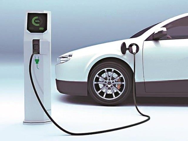 India has over 1 million EVs, 1,742 public charging stations: Gadkari