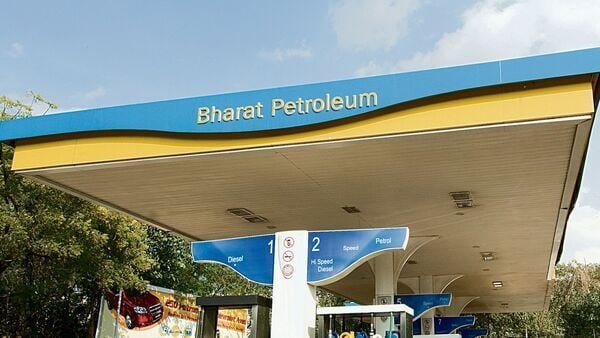 BPCL to set up 100 fast EV charging corridors on national highways