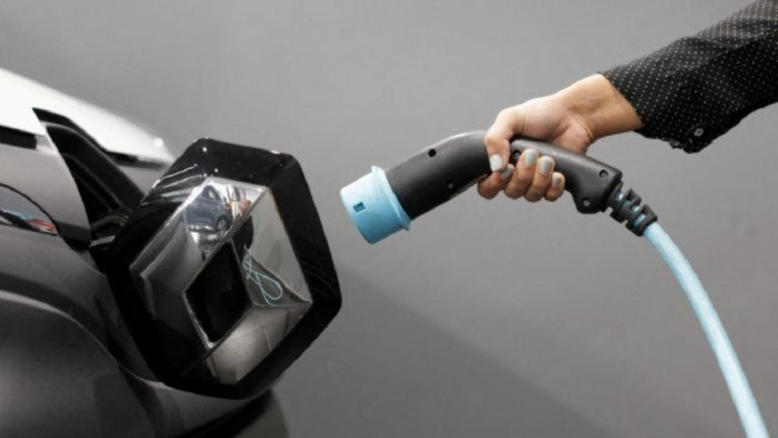 Government says 18,000 public EV charging stations needed in top nine cities