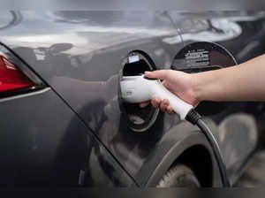Government to add 137 more electric vehicle charging stations on National Highways